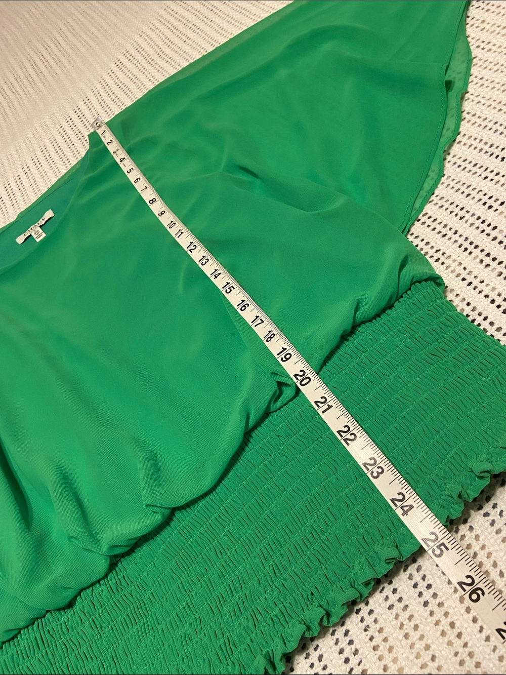Chaus vibrant green smocked dolman top built underlay tank top wispy Size L - Picture 12 of 14